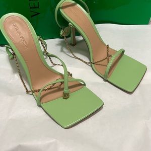 BRAND NEW, NEVER WORN BOTTEGA VENETA LEATHER SANDALS $500 or best offer